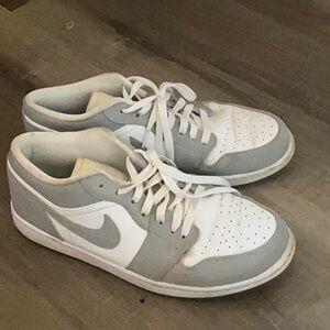 Nike Men's White and Gray Sneakers